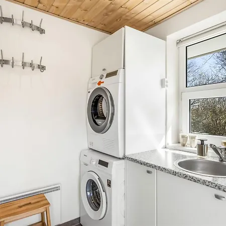 Dom wakacyjny Ljuba - 1-3km From The Sea By Interhome