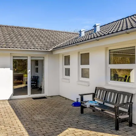 Ljuba - 1-3km From The Sea By Interhome