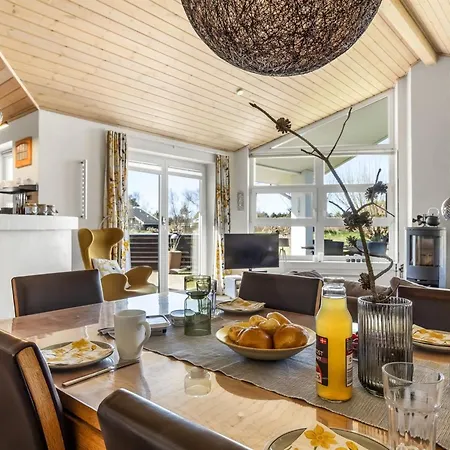 Dom wakacyjny Ljuba - 1-3km From The Sea By Interhome
