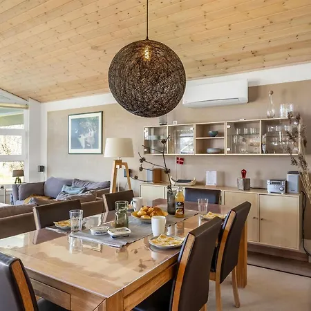 Dom wakacyjny Ljuba - 1-3km From The Sea By Interhome